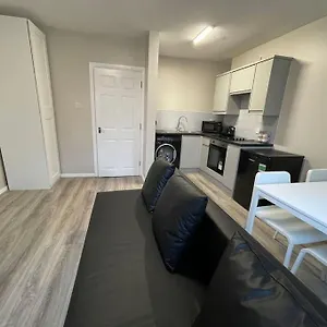 Hosted By Ryan - 1 Bedroom Liverpool